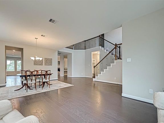 5th image of 2104 Dovetail Falls Ln