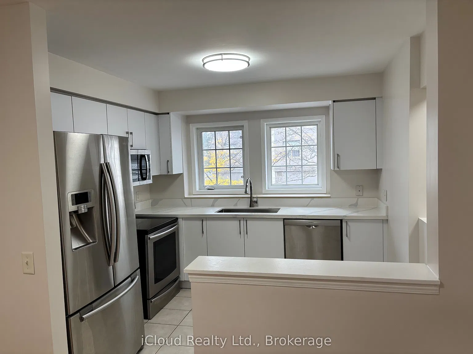 3 bed, $3,000 — Photo 2