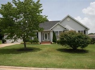 5 Meadow Ridge Dr, Greer, SC 29651