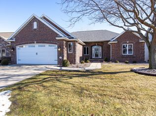 849 Whisper Falls Ln, Menasha, WI 54952