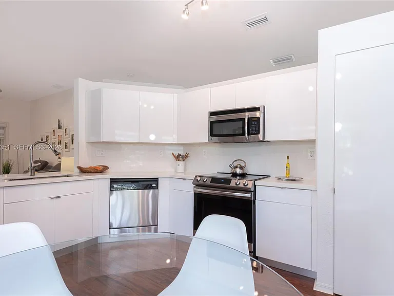 4123 Sapphire Bnd — Photo 35