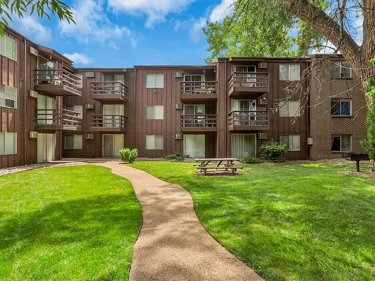 The Cove Apartments — Photo 2