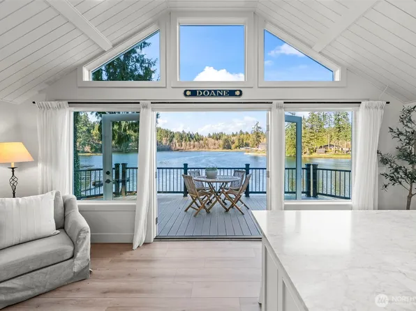 5915 Lagoon Lane NW, Gig Harbor, WA 98335
