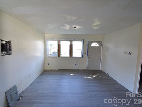 4th image of 2546 Amber Crest Dr