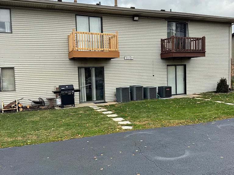 440 Echo Ln #A — Photo 2