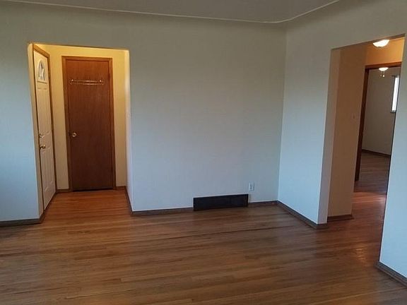 3rd image of 8733 W 54th Pl
