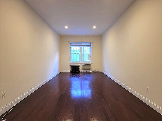 1st image of 506 E 88th St #1X