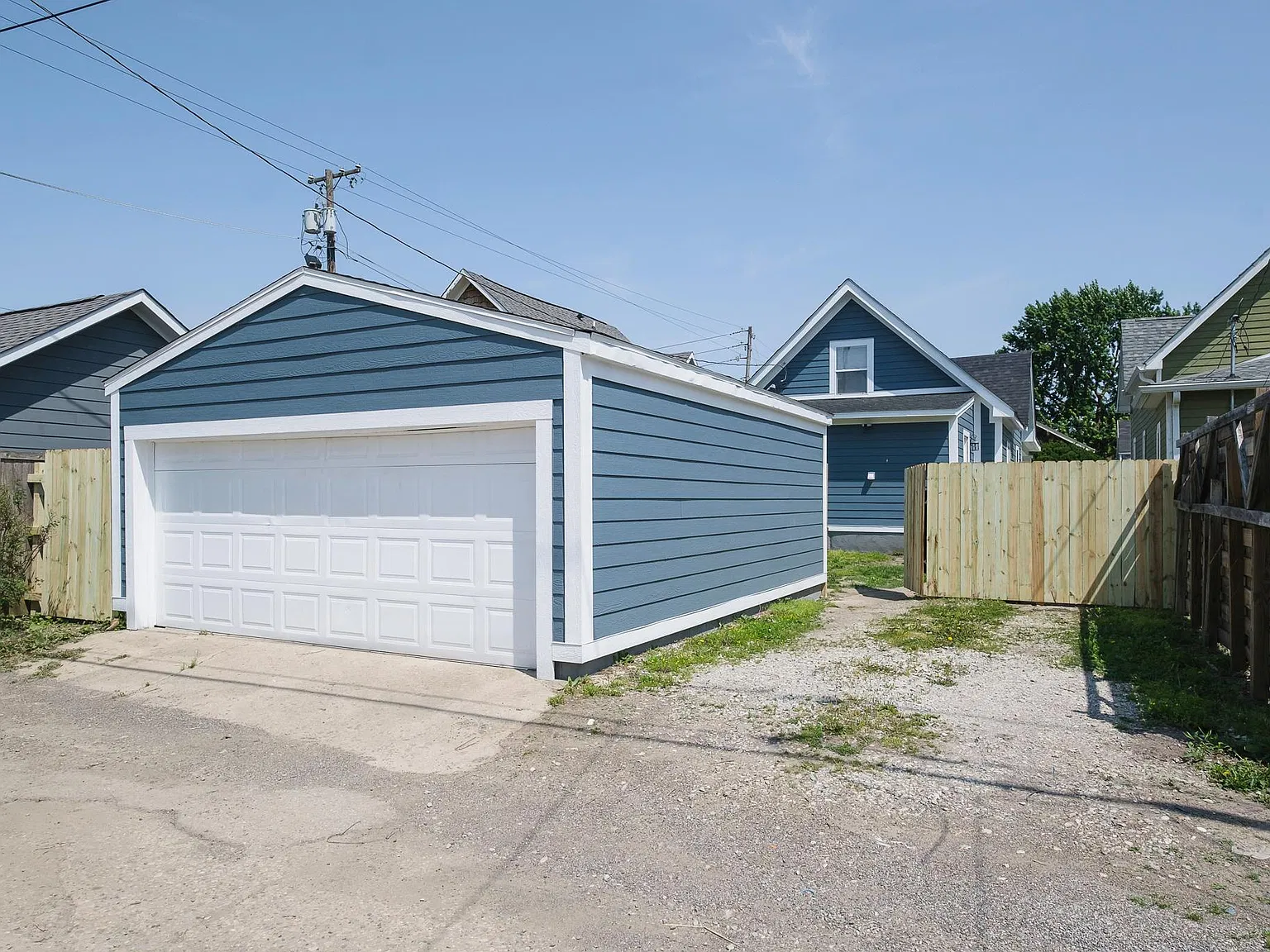 523 Lincoln St — Photo 3