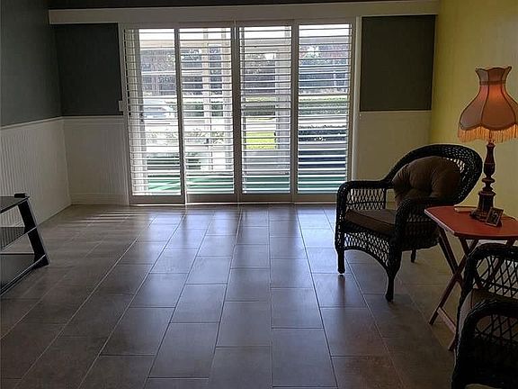 5th image of 2333 Indian River Blvd APT 103
