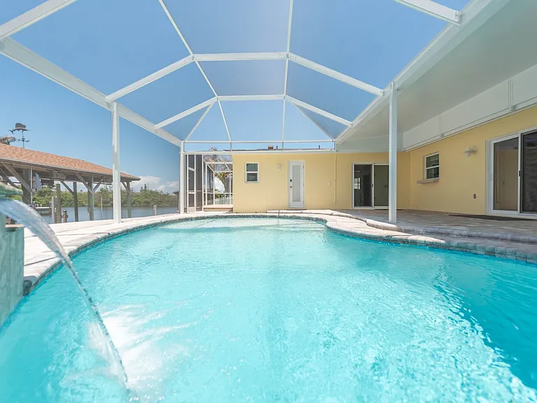 444 Finch Dr — Photo 23