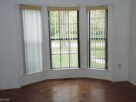3rd image of 25034 Oakbrooke Dr #1
