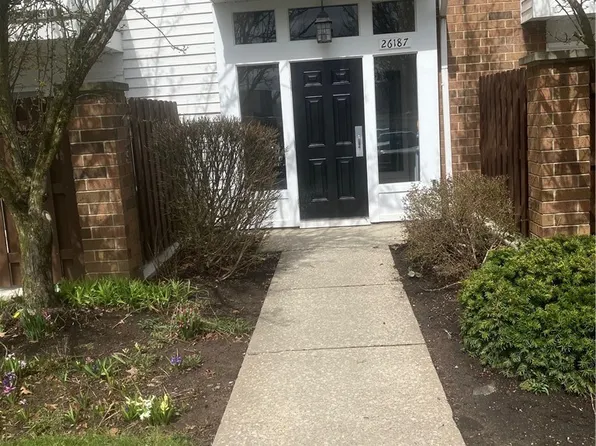 26187 Raintree Blvd #C5, Olmsted Falls, OH 44138