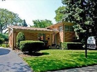 2707 Birchwood Ave, Wilmette, IL 60091