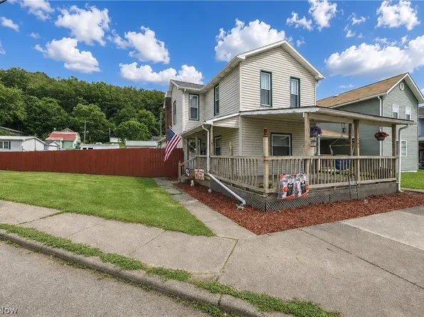 544 E High St, Uhrichsville, OH 44683