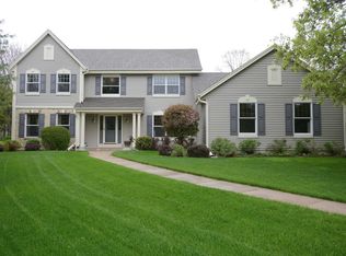 W324N8360 Northcrest Dr, Hartland, WI 53029