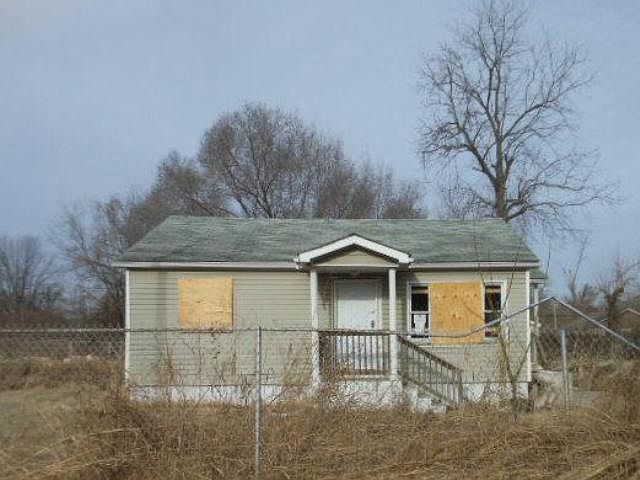 1st image of 513 N 85th St