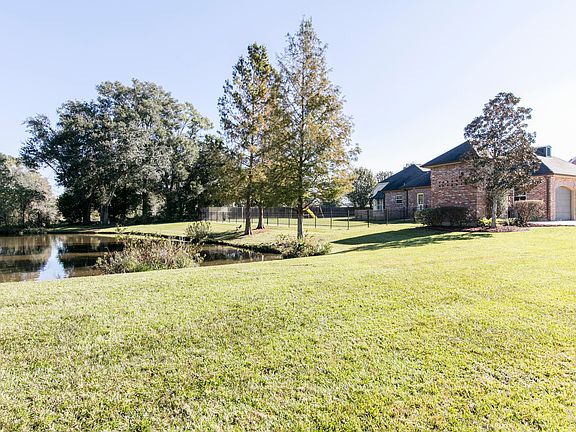 5th image of 1016 Oak Lake Dr