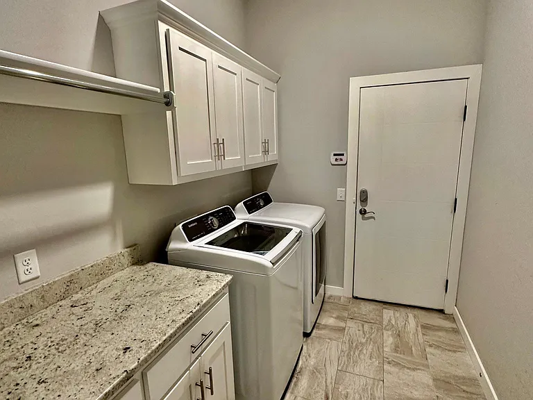 18537 Haslemere Ln — Photo 27