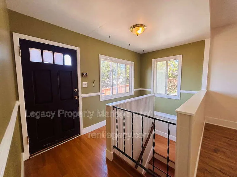 653 Alhambra St — Photo 7
