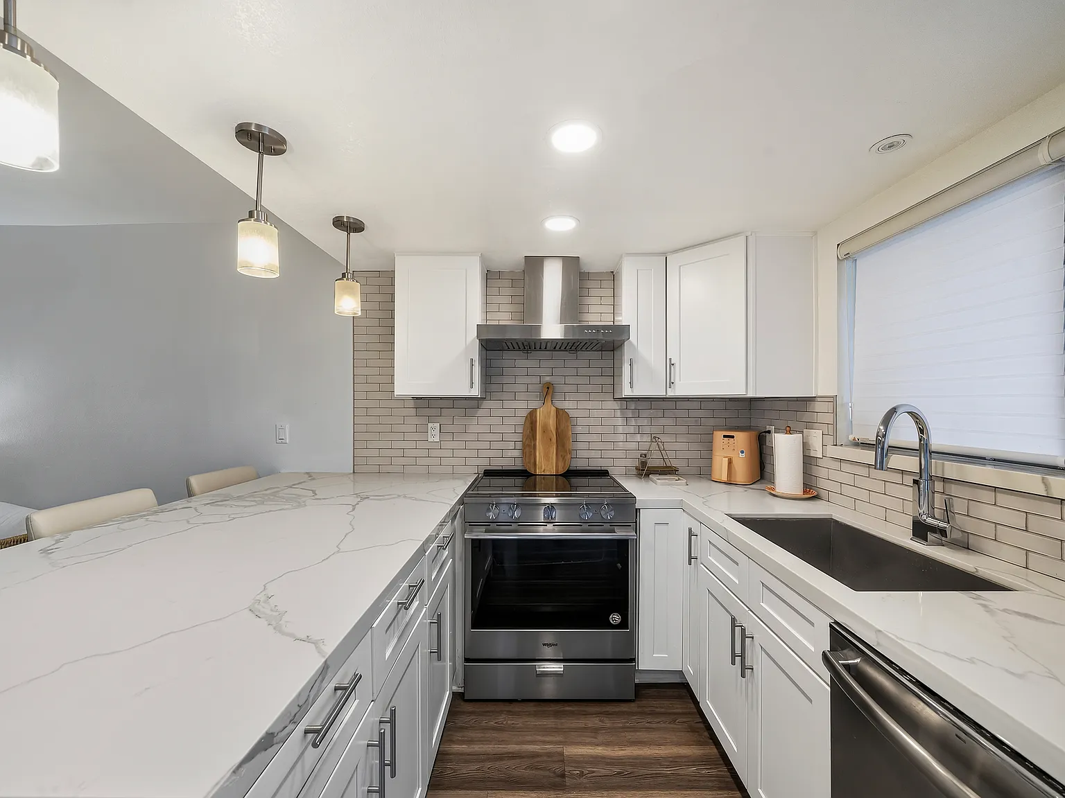 2 bed, 1.5 bath, 960 sqft, $2,520 — Photo 3