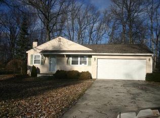 1255 Delta Rd, Walled Lake, MI 48390