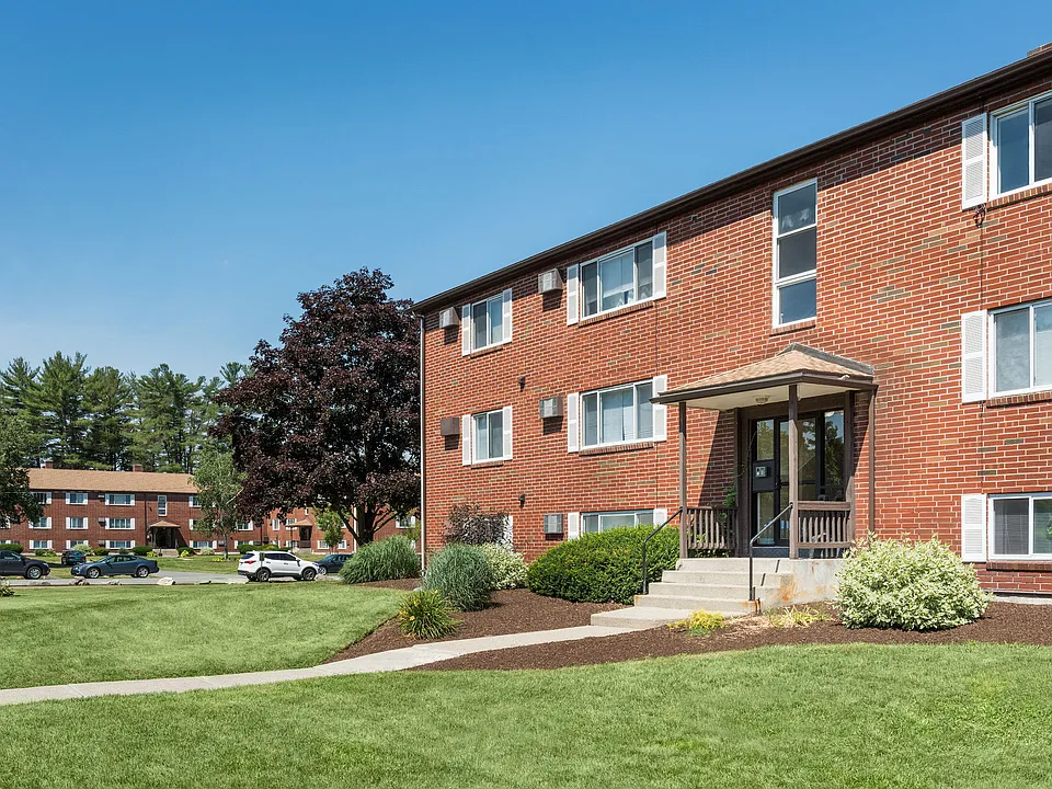 Brook Village West