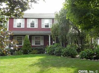 5018 Chesapeake Dr, North Syracuse, NY 13212