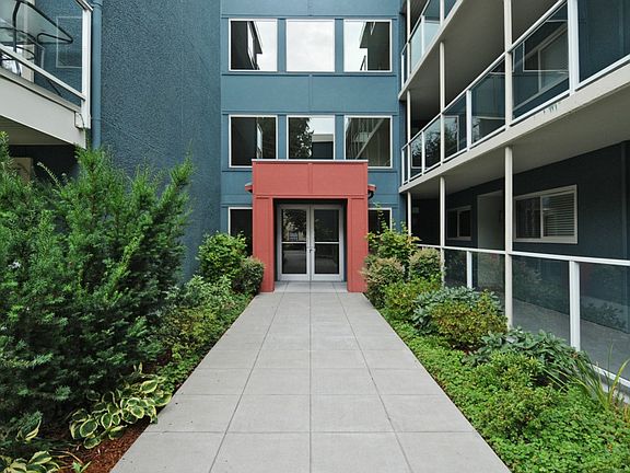 5th image of 1730 Taylor Ave N APT 402
