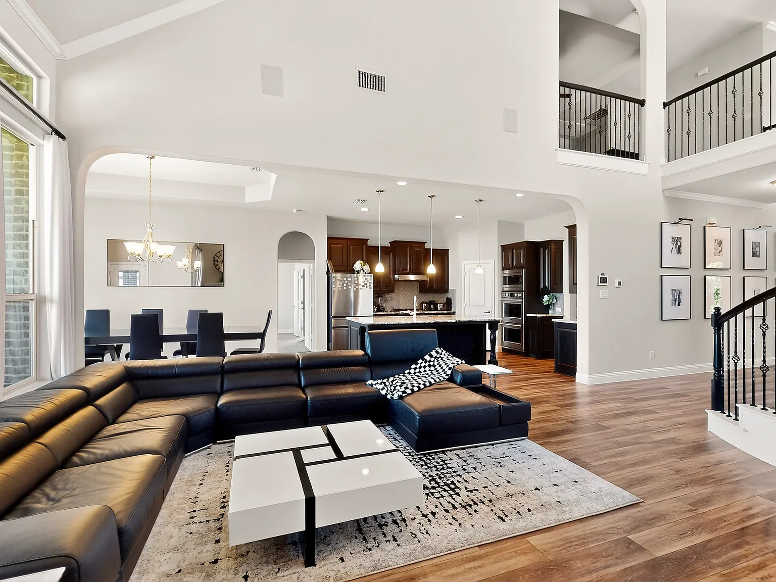 4 bed, 3.5 bath, 3413 sqft, $3,600 — Photo 2