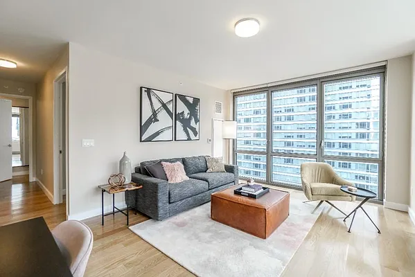 Rented by Bond New York | media 3