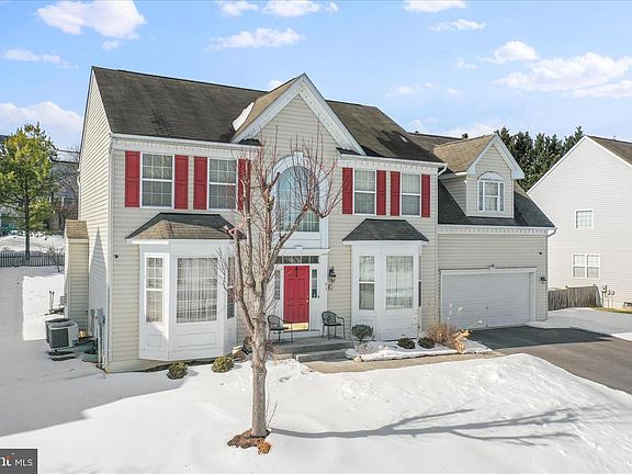 3rd image of 93 Kimberwicke Dr S