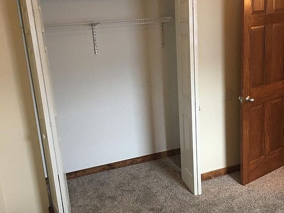 5th image of 415 N Iris Dr APT 2
