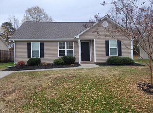 1570 Farningham Ln, Burlington, NC 27215