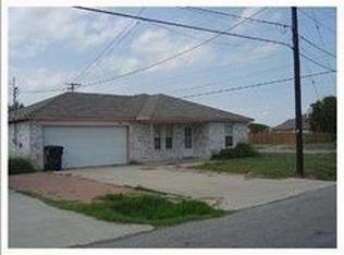 1902 Crestmont St, Corpus Christi, TX 78418