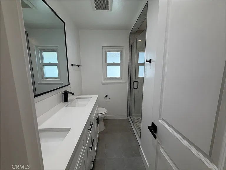 8414 Owensmouth Ave — Photo 13