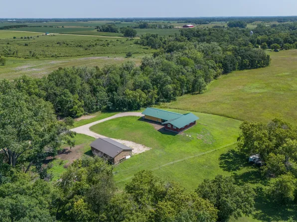 24969 12th St NW, New London, MN 56273