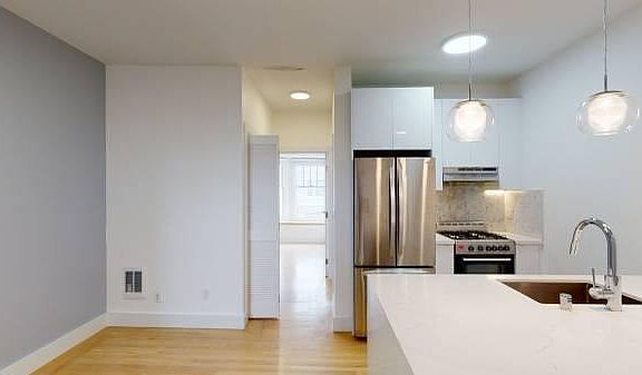 4th image of 1705 Octavia St #102
