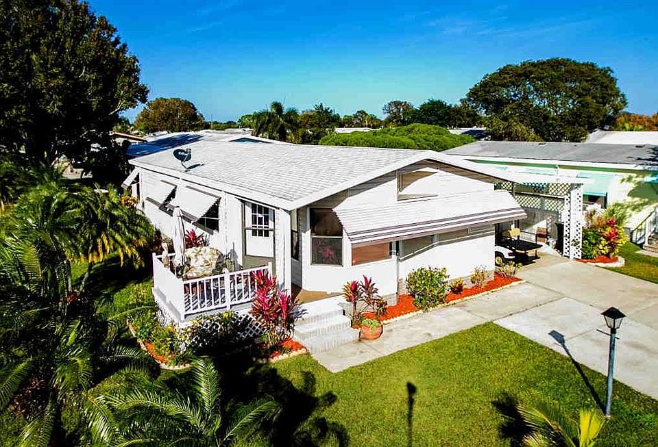 1st image of 351 Dolphin Cir