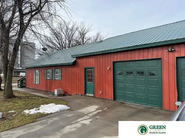 301 Stockton Ave, Waco, NE 68460