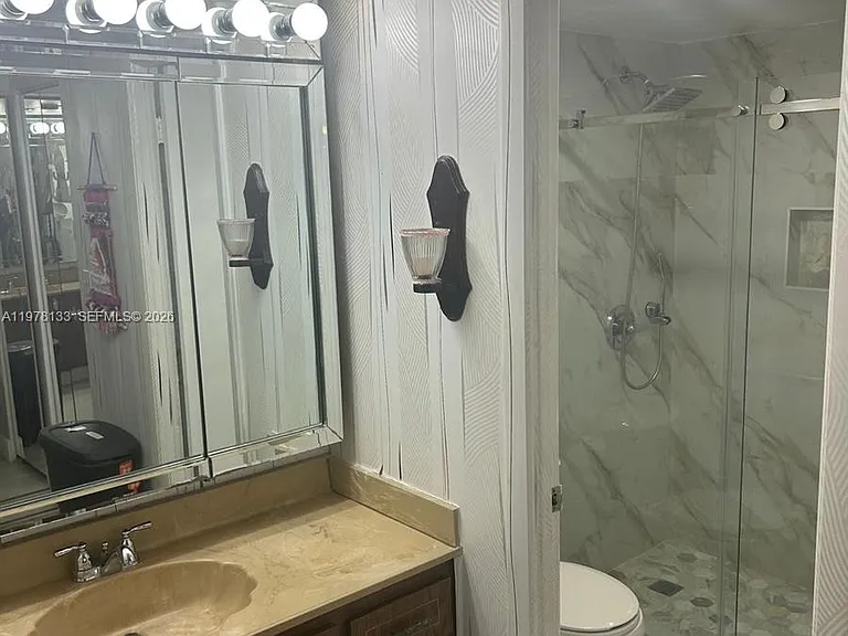 900 Saint Charles Pl #316 — Photo 51
