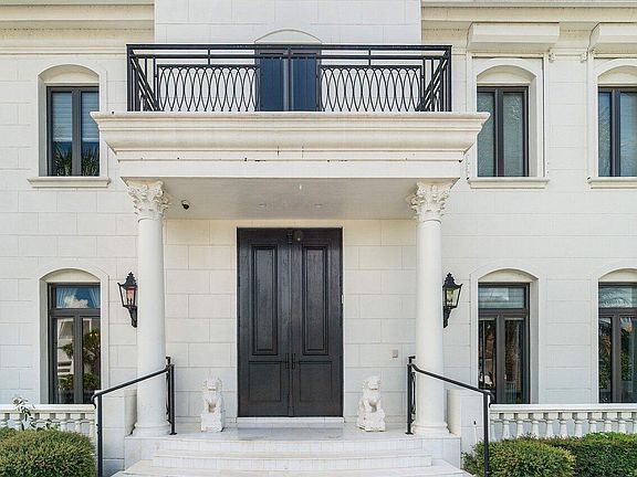 5th image of 7172 Valencia Drive