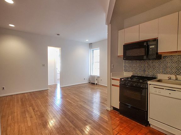 3rd image of 343 E 85th St APT 4R