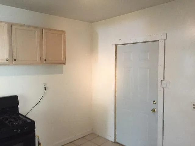 415 E 34th St — Photo 16