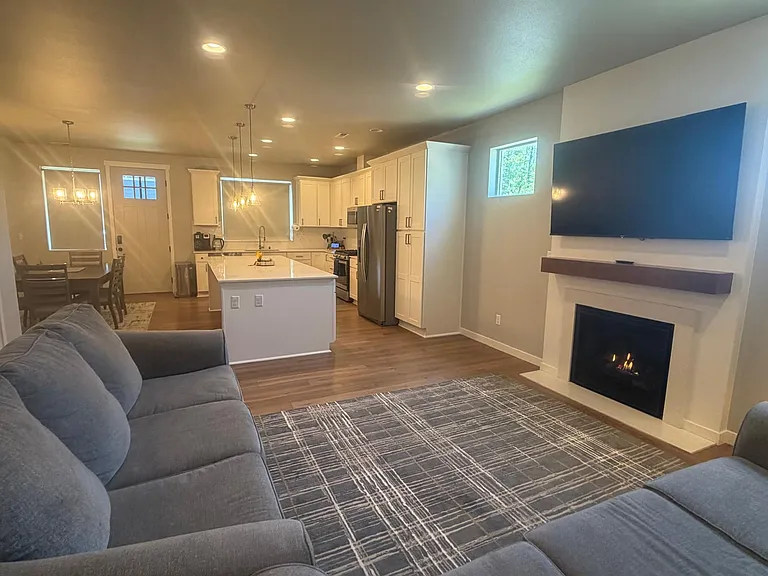 8730 69th Pl NE — Photo 3