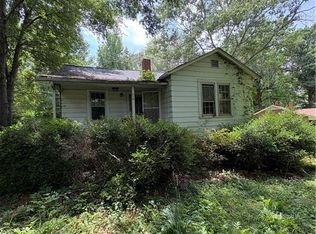 813 Strawberry Rd, Reidsville, NC 27320