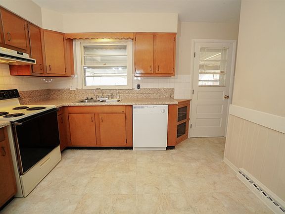 4th image of 1016 White Dr
