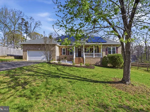 1104 Columbus Dr, Stafford, VA 22554