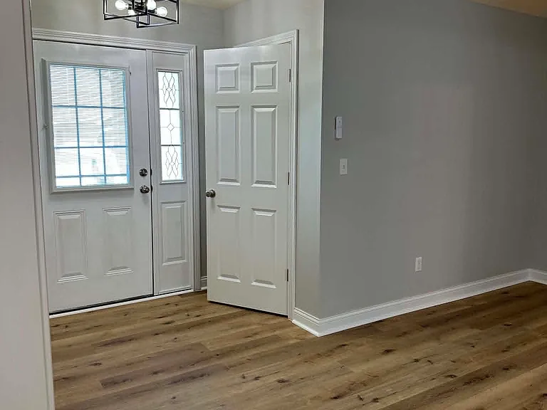 166 Applewood Ln — Photo 2
