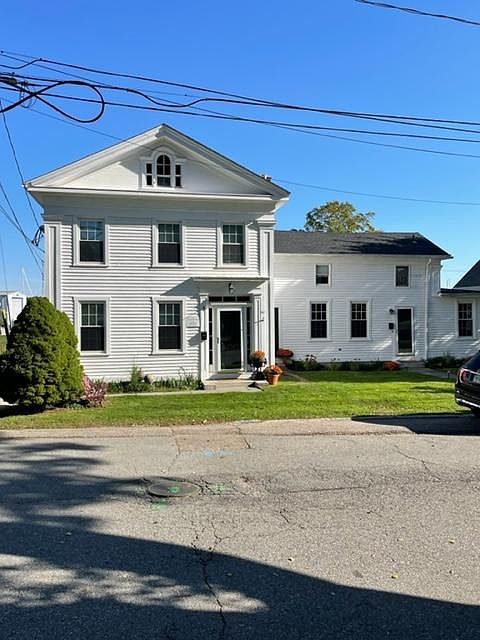 Rare Noank Village rental opportunity!