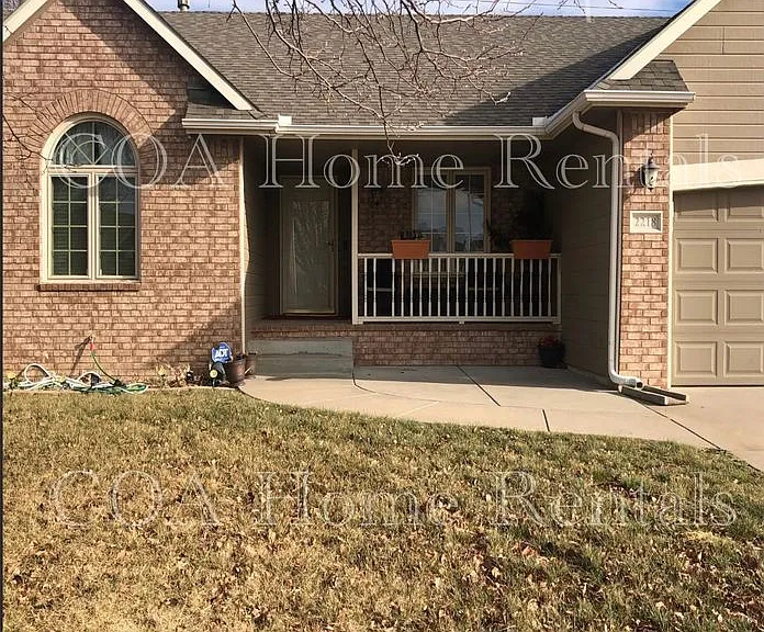 2218 S Beech St — Photo 1